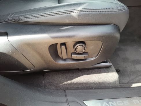 Used 2025 Land Rover Range Rover Velar Dynamic SE image 33