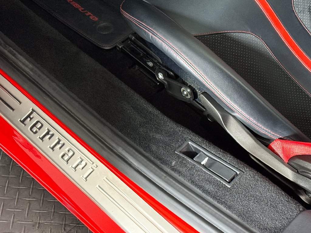 Used 2020 Ferrari F8 Tributo RWD image 19