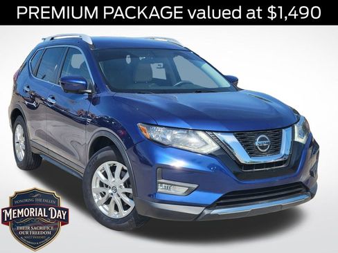 Used 2018 Nissan Rogue SV w/ Premium Package FWD image 1