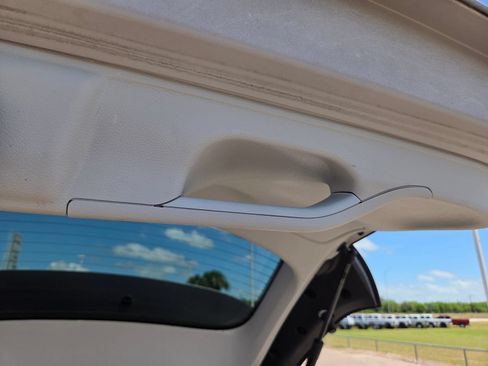 Used 2020 Jeep Cherokee Limited w/ Technology Group FWD image 29
