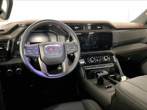 Used 2026 GMC Sierra 1500 AT4 w/ AT4 Premium Package AWD/4WD image 4