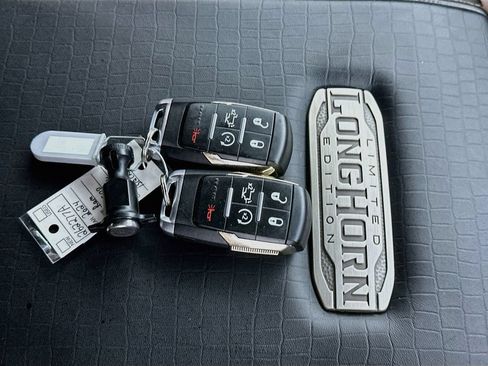 Used 2024 RAM 3500 Limited AWD/4WD image 35