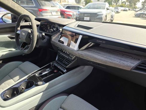 New 2025 Audi S e-tron GT Prestige image 13