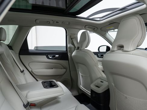 New 2026 Volvo XC60 T8 Ultra w/ Protection Package Premier AWD/4WD image 23