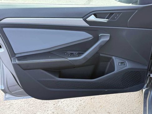 New 2026 Volkswagen Jetta SE FWD image 5