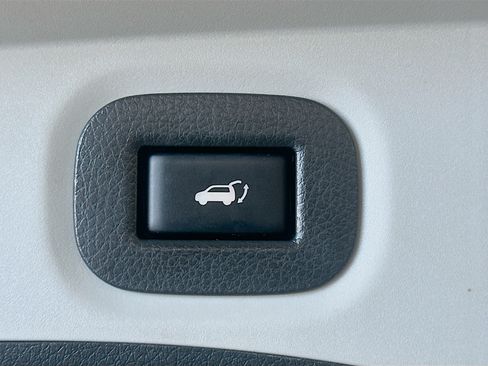 Used 2018 Nissan Rogue SV FWD image 27