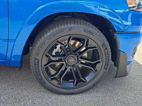 New 2026 RAM 1500 4x4 Crew Cab image 9