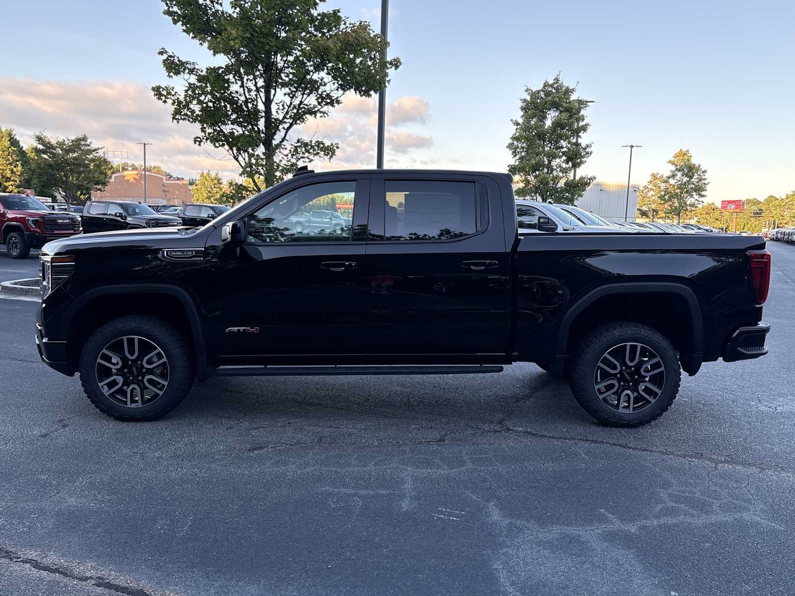 New 2026 GMC Sierra 1500 AT4 w/ AT4 Premium Package AWD/4WD image 20