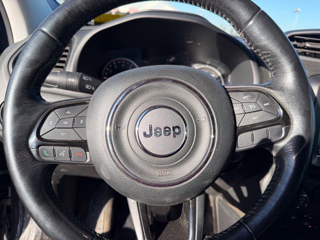 Used 2018 Jeep Renegade Altitude w/ UConnect 8.4 Nav Group FWD image 16