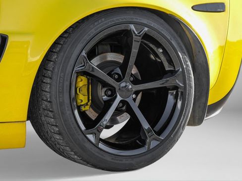 Used 2006 Chevrolet Corvette Coupe image 51