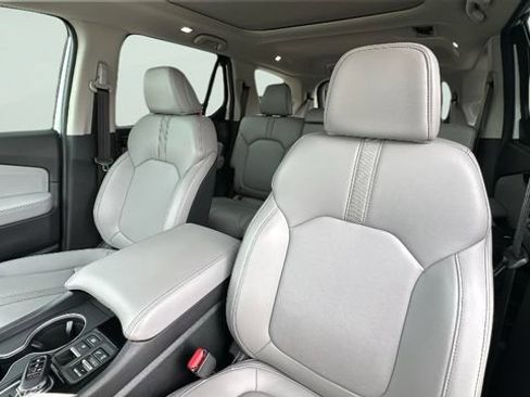 Used 2025 Honda Pilot Touring image 13