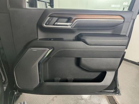Used 2024 GMC Sierra 2500 Denali w/ Denali Reserve Package image 21