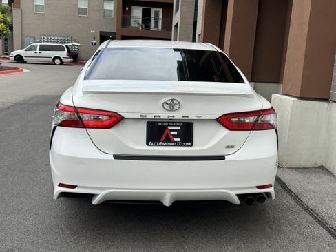 Used 2018 Toyota Camry SE w/ Protection Package (Q2) FWD image 4