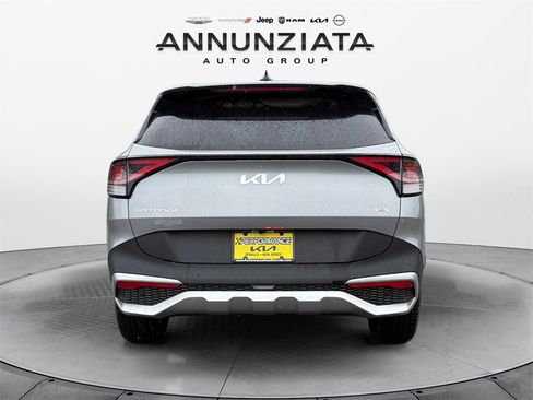 New 2025 Kia Sportage LX image 4