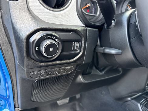 Used 2024 Jeep Wrangler Unlimited Sport AWD/4WD image 17