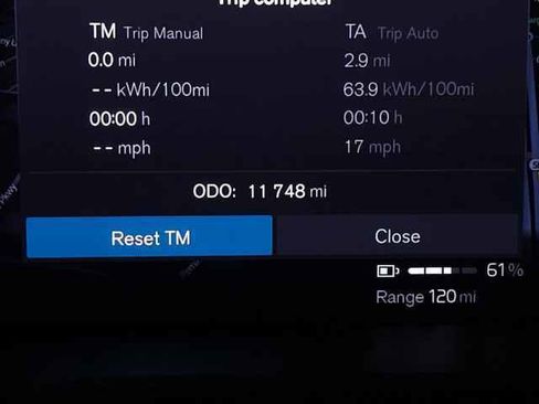 Certified 2023 Volvo C40 Recharge Core image 24