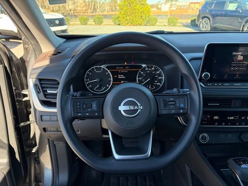 Certified 2023 Nissan Rogue SV image 15