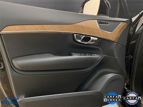 Used 2025 Volvo XC90 B6 Plus image 28
