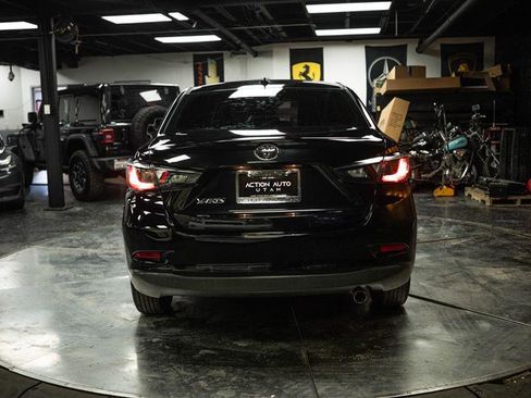 Used 2019 Toyota Yaris LE image 6