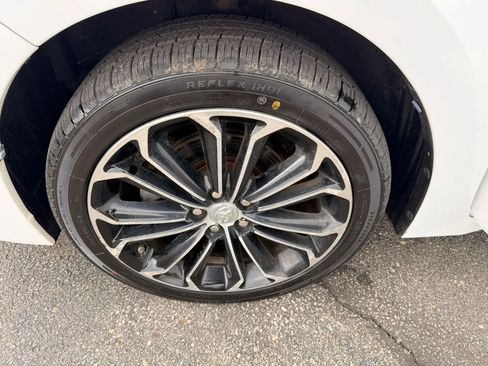 Used 2014 Toyota Corolla S image 47