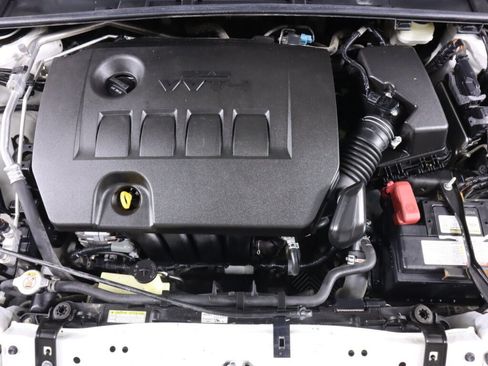 Used 2019 Toyota Corolla LE w/ Carpet Mat Package (TMS) FWD image 37