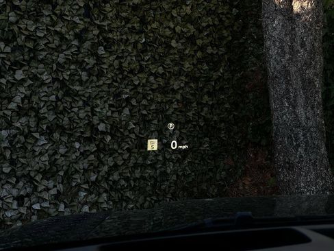 Used 2023 Land Rover Defender 110 V8 image 13