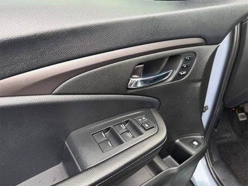 Used 2022 Honda Ridgeline RTL image 11