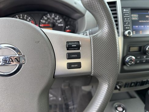 Used 2020 Nissan Frontier SV w/ Midnight Edition Floor Mats image 18