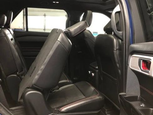 Certified 2022 Ford Explorer ST-Line w/ Class IV Trailer Tow Package image 34