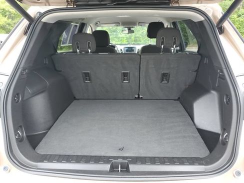 Used 2019 Chevrolet Equinox LT FWD image 9