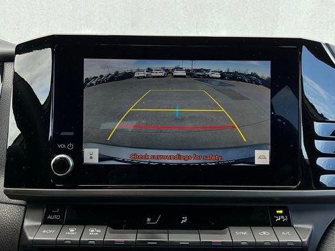 Used 2025 Toyota Camry SE image 31