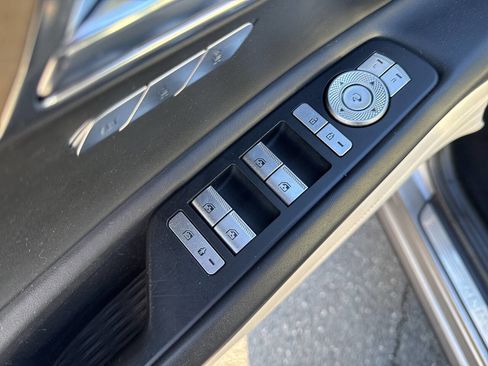 Used 2022 Genesis GV80 3.5T w/ Advanced Package 06 image 24