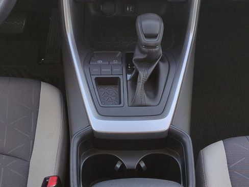 Used 2019 Toyota RAV4 XLE image 26