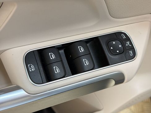 Used 2021 Mercedes-Benz GLB 250 image 18