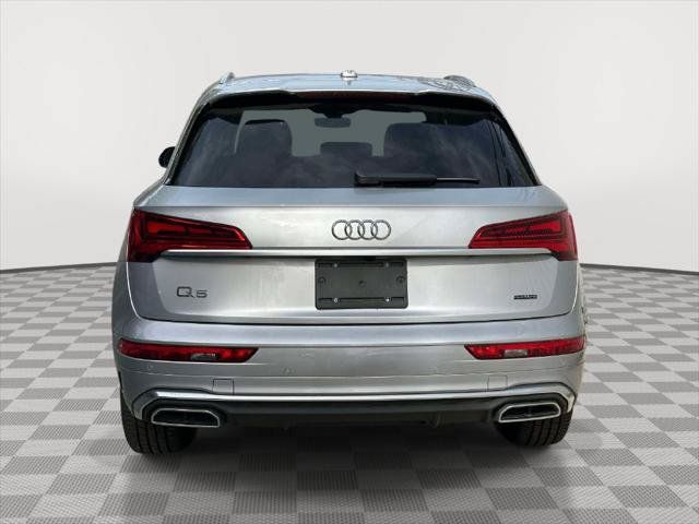 Used 2024 Audi Q5 2.0T Premium w/ Convenience Package AWD/4WD image 3