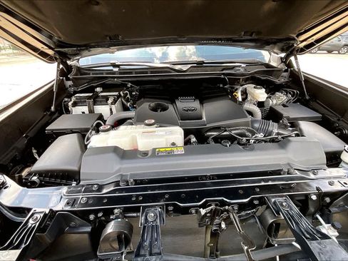 Used 2023 Toyota Tundra SR5 AWD/4WD image 32