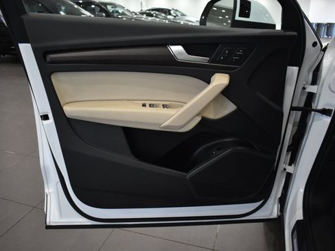 Used 2023 Audi Q5 2.0T Premium w/ Convenience Package image 32