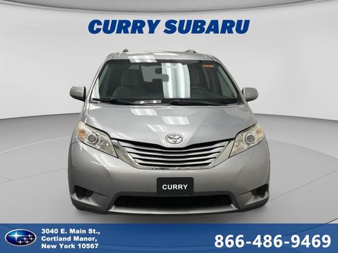 Used 2016 Toyota Sienna LE AWD/4WD image 8