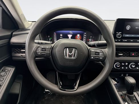 Used 2025 Honda Accord SE image 12