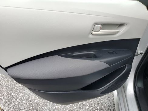 Used 2023 Toyota Corolla LE FWD image 13