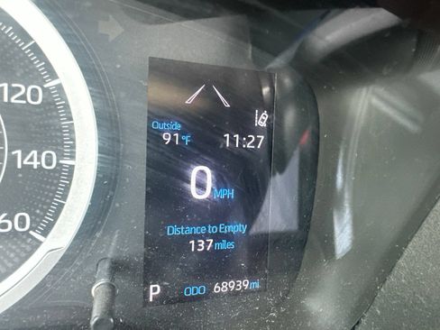 Used 2021 Toyota Corolla LE FWD image 9