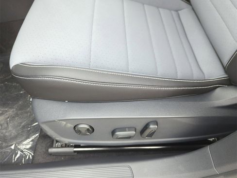 New 2026 Volkswagen Jetta SE image 29