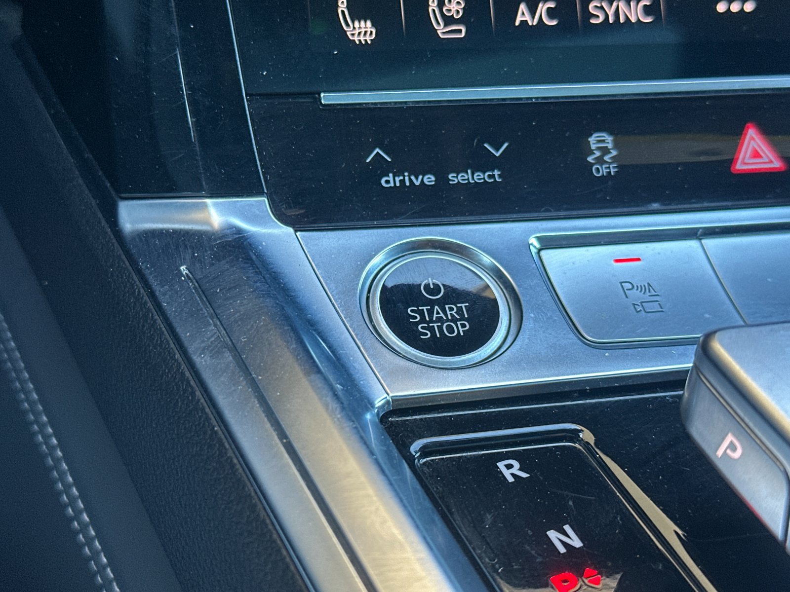Used 2023 Audi e-tron Chronos AWD/4WD image 23
