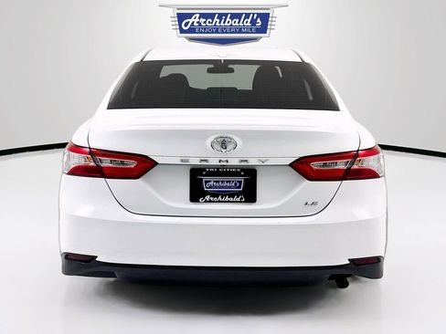 Used 2019 Toyota Camry LE image 5