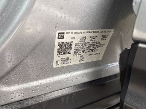 Used 2024 GMC Terrain SLE w/ Driver Convenience Package image 17