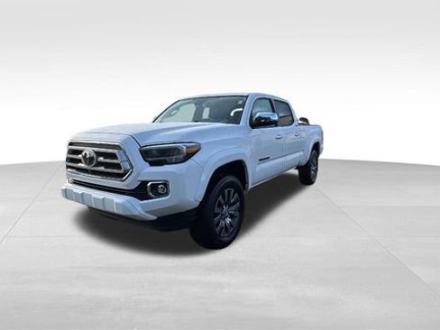 Used 2023 Toyota Tacoma Limited w/ Black Out Package (TMS) AWD/4WD image 3