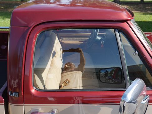 Used 1992 Dodge D/W Truck 150 RWD image 48