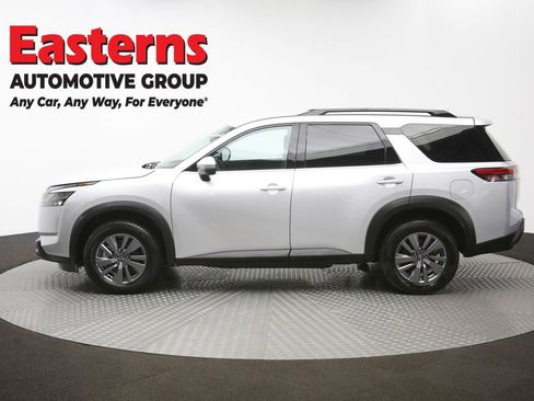 Used 2025 Nissan Pathfinder SV FWD image 59