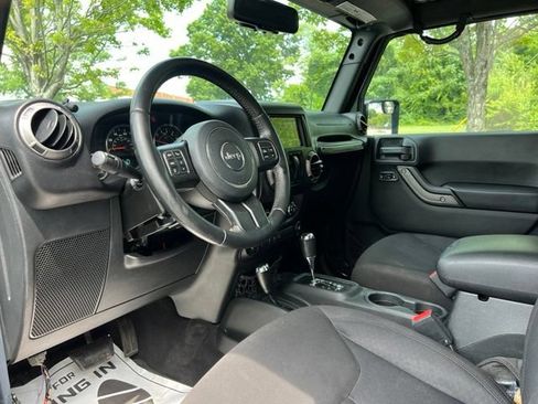 Used 2016 Jeep Wrangler Sport AWD/4WD image 9