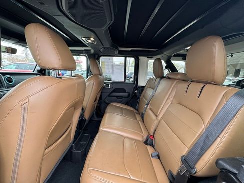 Used 2022 Jeep Wrangler Unlimited Sahara w/ Cold Weather Group image 14